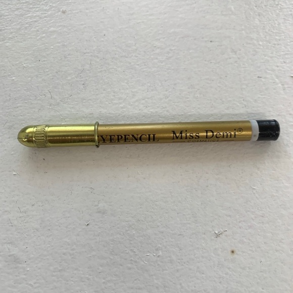 Waterproof eyeliner- miss Demi - Picture 4 of 4